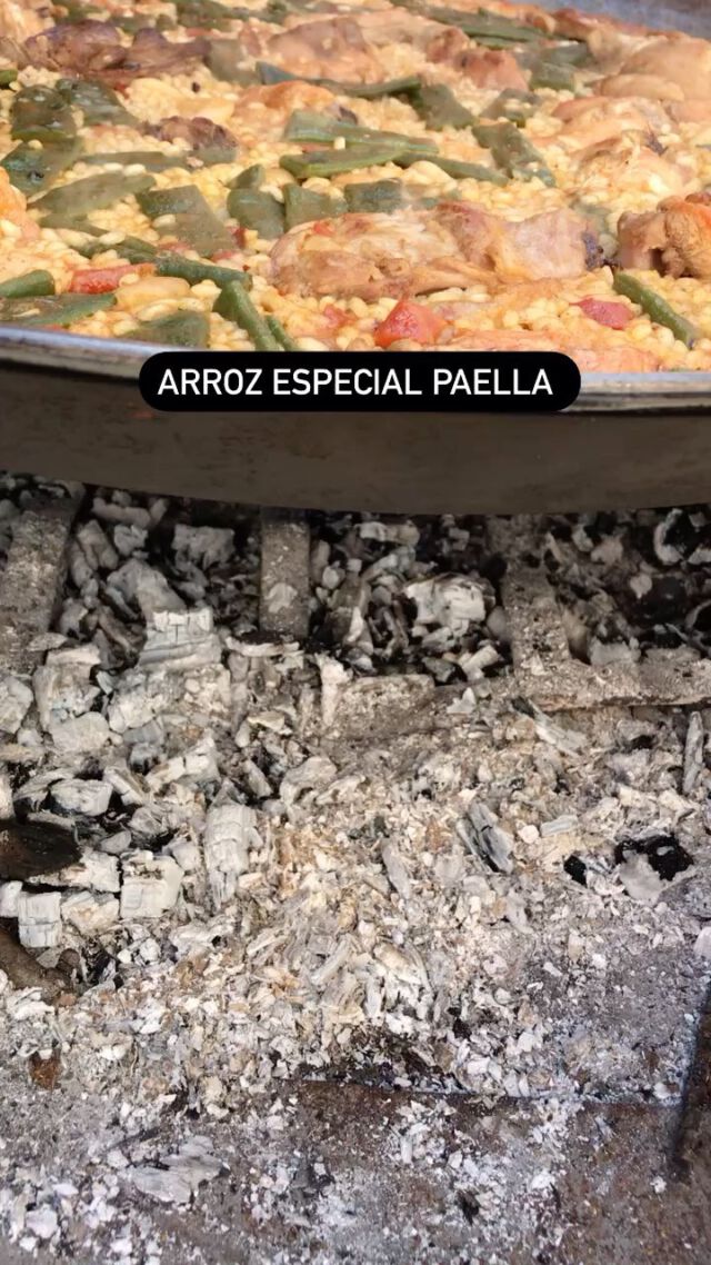 “ARROZ ESPECIAL PAELLA”  Orgullosos de que nuestros clientes nos envíen estos vídeos disfrutando de un buen arroz y que nos feliciten por la excelencia de nuestros arroces.  Muchas gracias por vuestra confianza!!!!  Distribuimos por toda España y Europa.  www.dehesadelaalbufera.com
☎️ 605 060 317  #paella🥘 #paellavalenciana #lovepaellas #ibiza #mallorca #menorca  #formentera #costabrava #costa #restaurantesmadrid #restaurant #restaurantesbarcelona #gandia #benidorm #cullera #bcn #marbella #arroces #calidad #hotel #cheflife #paris #marcaespaña #galicia #santander #paisvasco #españa #cadiz  #sitges #delicatessen
